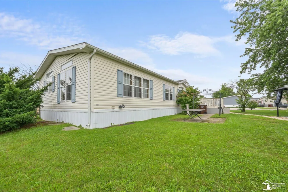 584 PINE TREE COURT Monroe Charter Township, MI 48162