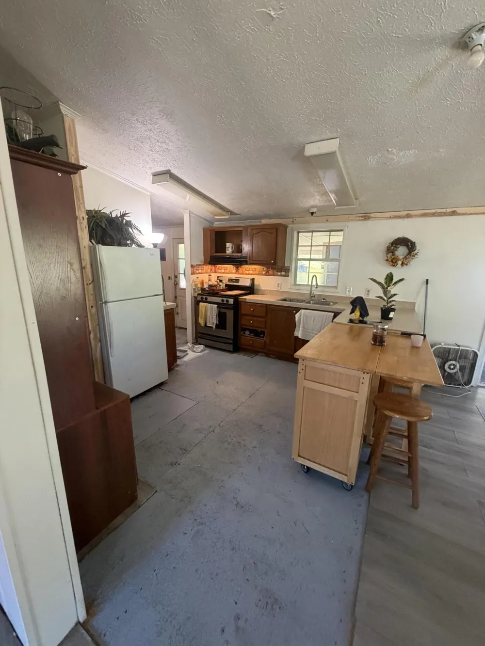 1887 E Fish Road Ferry Township, MI 49455