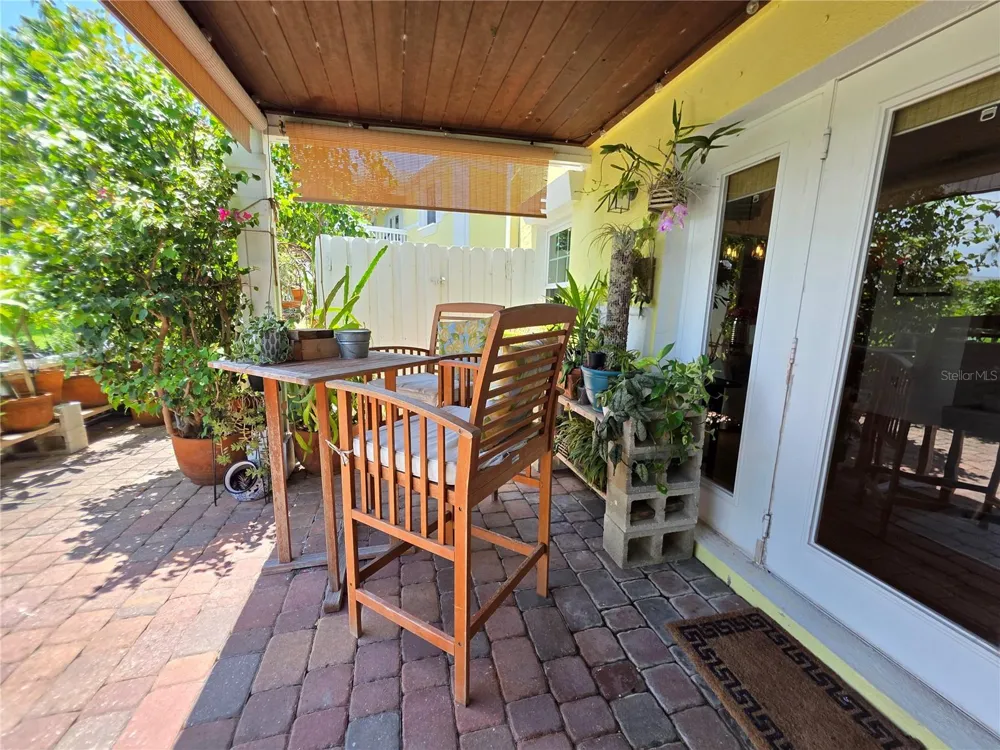 118 POMPANO DRIVE SE #B St Petersburg, FL 33705