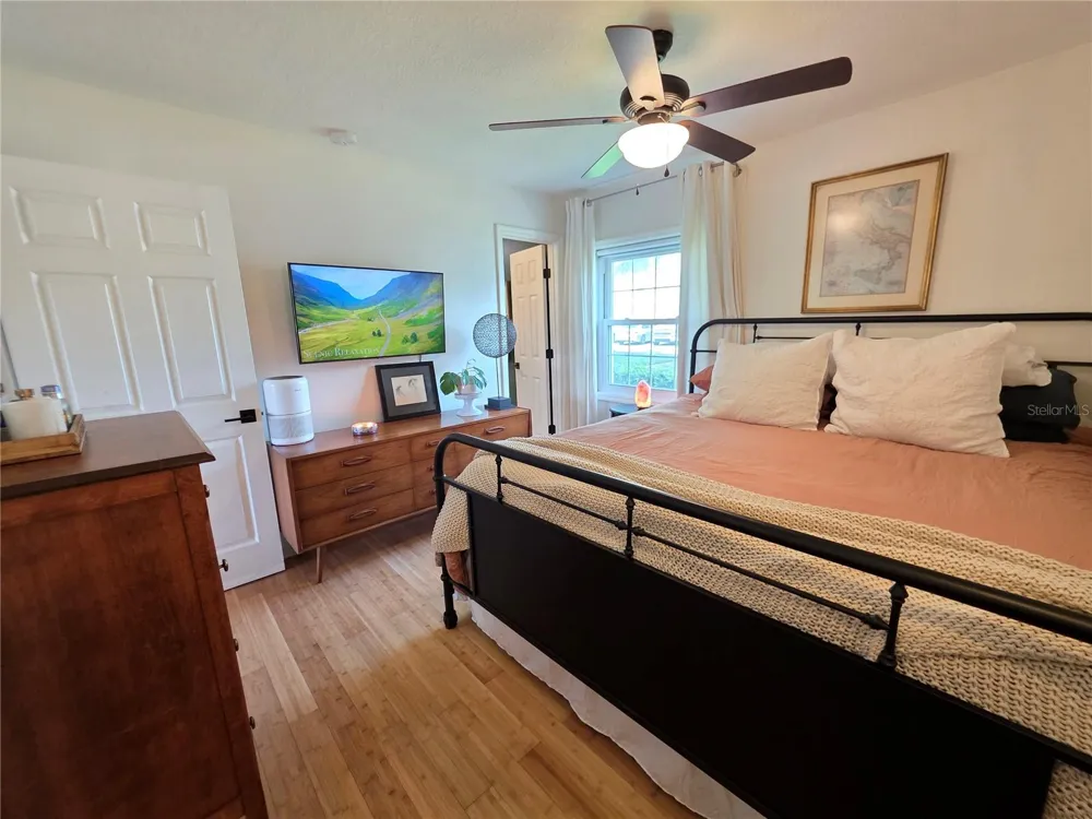 118 POMPANO DRIVE SE #B St Petersburg, FL 33705