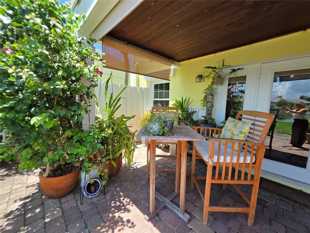 118 POMPANO DRIVE SE #B St Petersburg, FL 33705