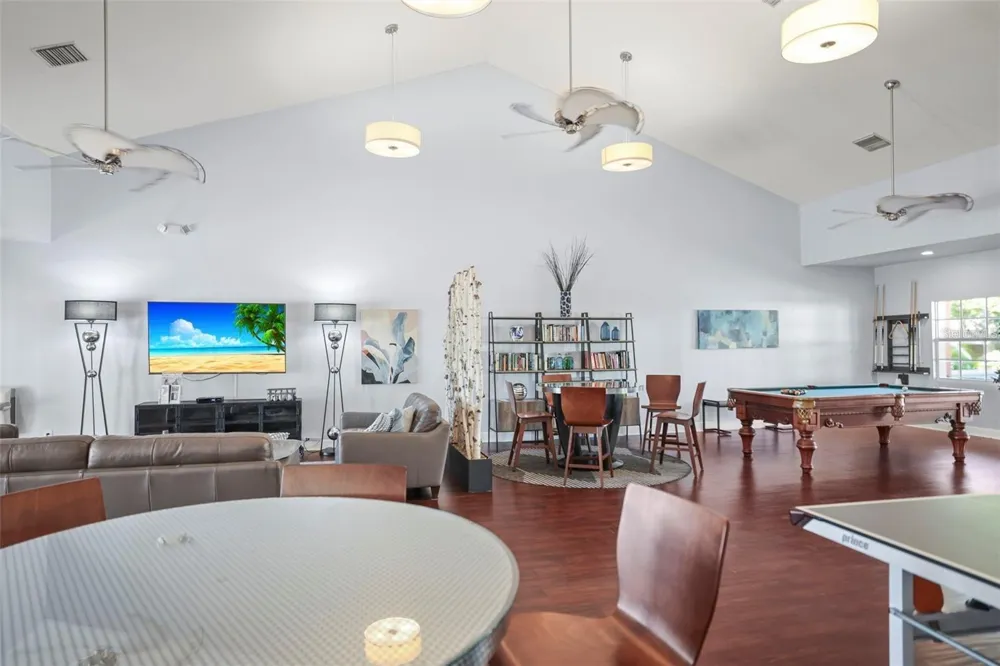 118 POMPANO DRIVE SE #B St Petersburg, FL 33705