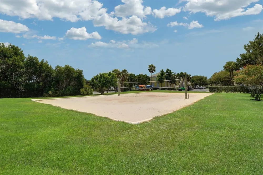 118 POMPANO DRIVE SE #B St Petersburg, FL 33705