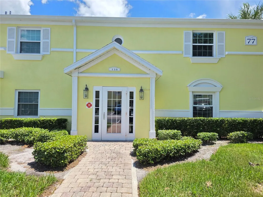 118 POMPANO DRIVE SE #B St Petersburg, FL 33705