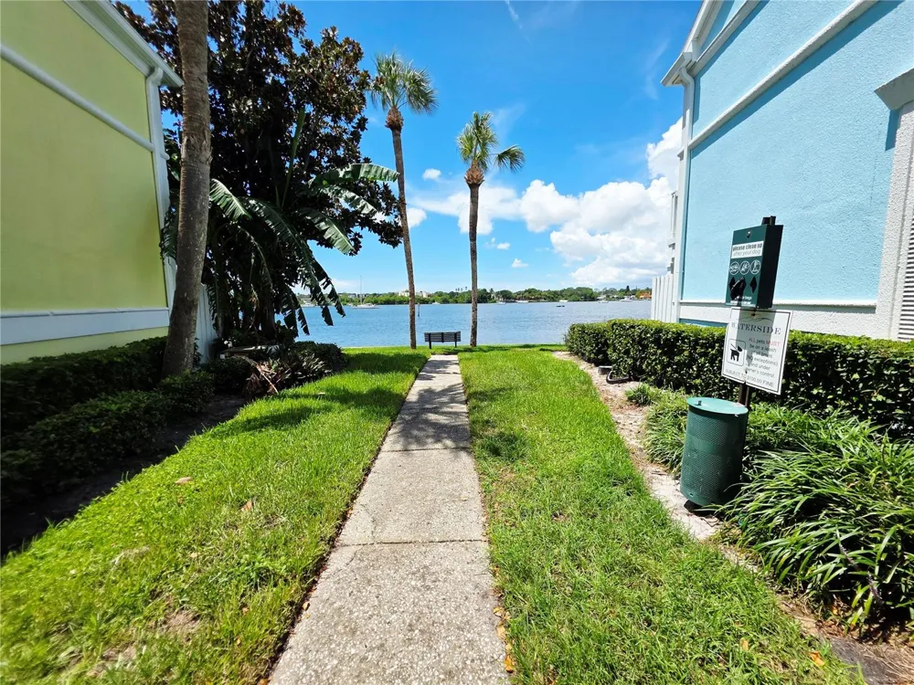 118 POMPANO DRIVE SE #B St Petersburg, FL 33705