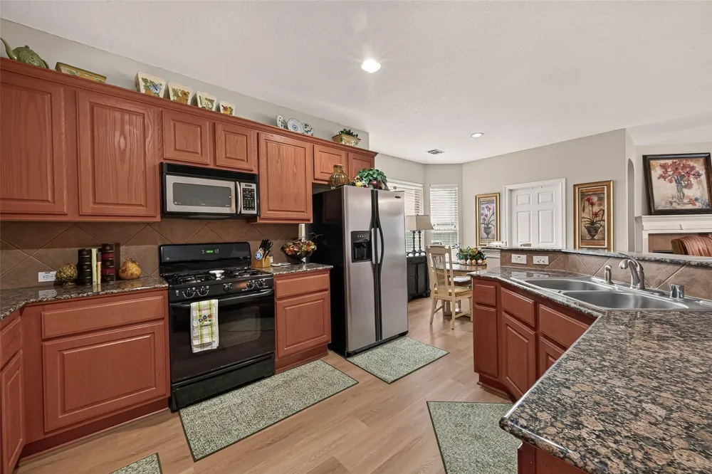 4719 Opal Brook Court Fresno, TX 77545