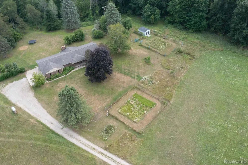 4177 Lake George Road Dryden Township, MI 48428