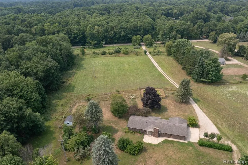 4177 Lake George Road Dryden Township, MI 48428