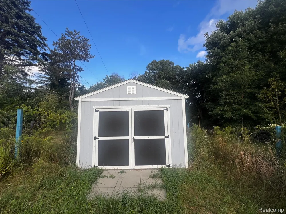4177 Lake George Road Dryden Township, MI 48428