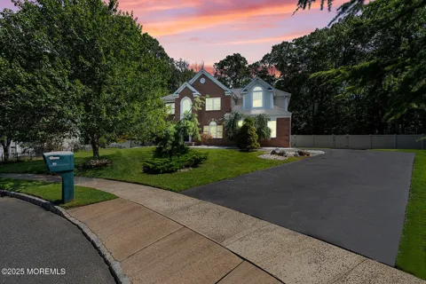 26 Chiswick Court