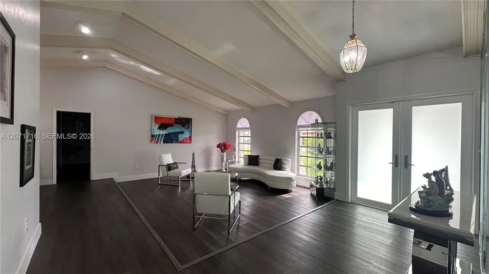 18921 W Oakmont Dr Hialeah, FL 33015