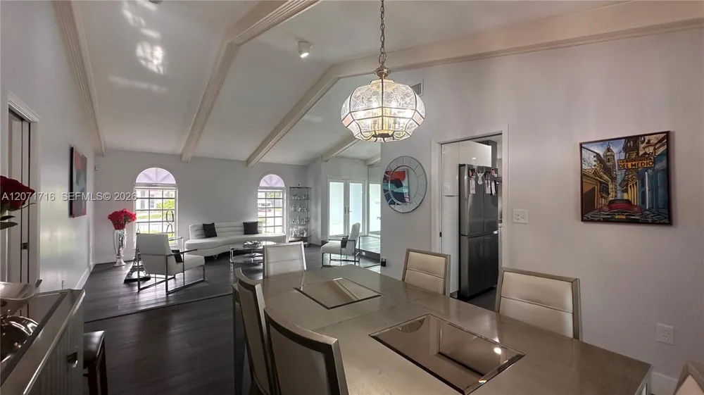 18921 W Oakmont Dr Hialeah, FL 33015