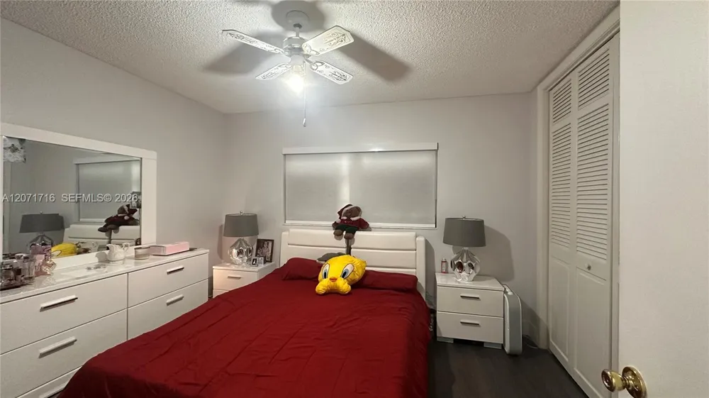 18921 W Oakmont Dr Hialeah, FL 33015