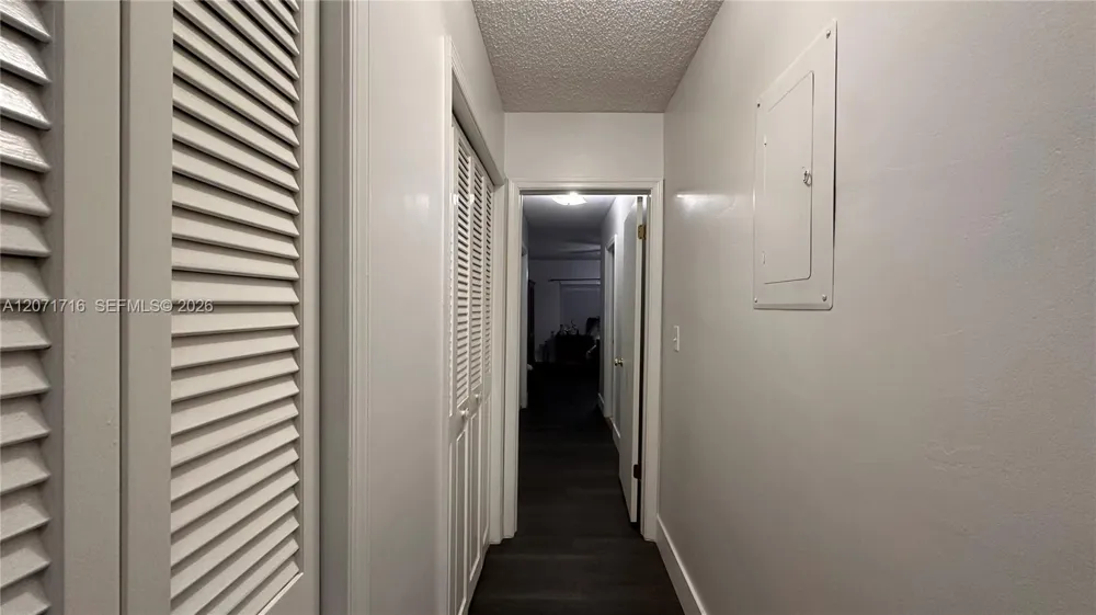 18921 W Oakmont Dr Hialeah, FL 33015