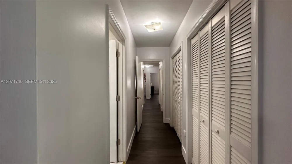 18921 W Oakmont Dr Hialeah, FL 33015