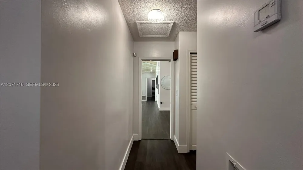 18921 W Oakmont Dr Hialeah, FL 33015