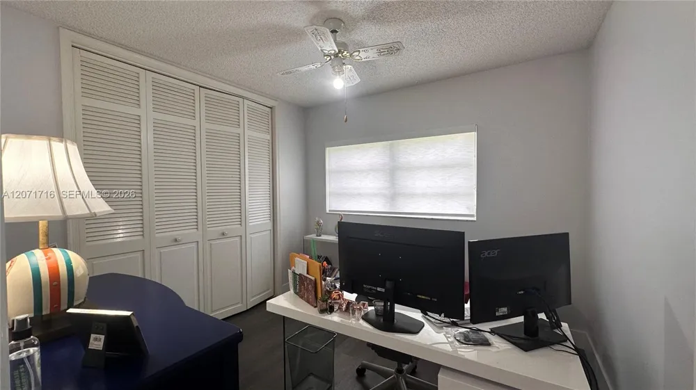 18921 W Oakmont Dr Hialeah, FL 33015