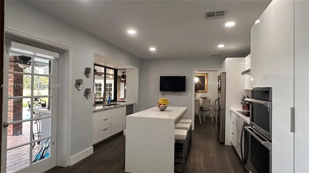 18921 W Oakmont Dr Hialeah, FL 33015