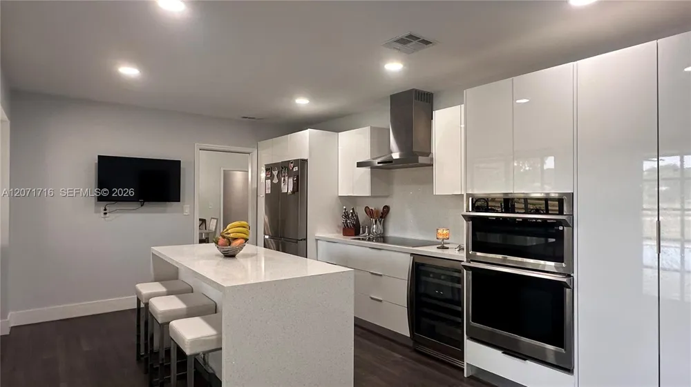 18921 W Oakmont Dr Hialeah, FL 33015