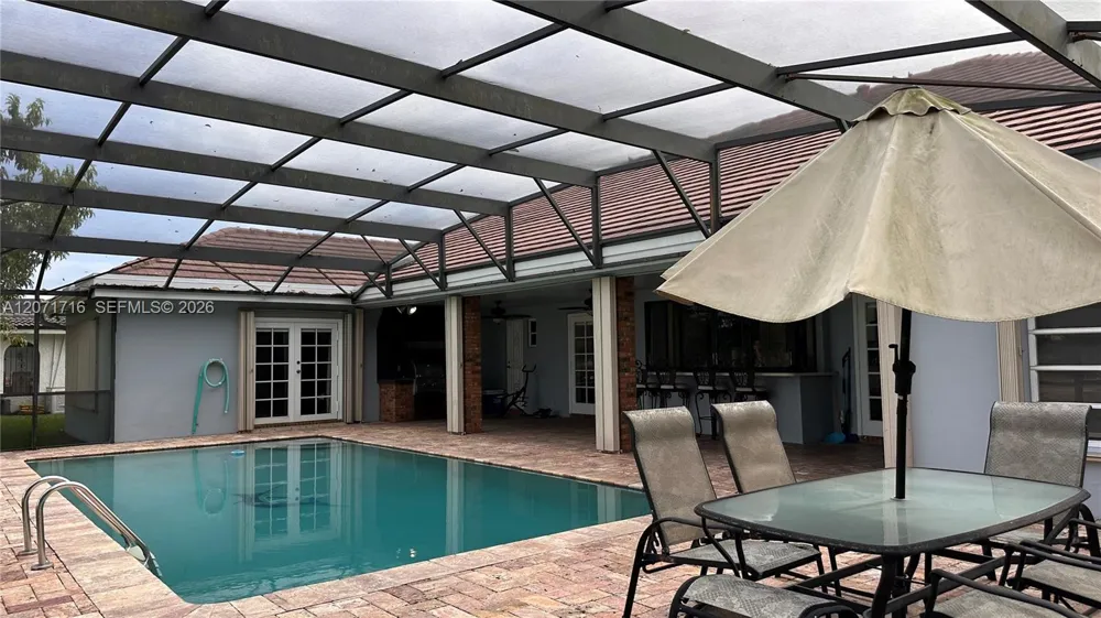 18921 W Oakmont Dr Hialeah, FL 33015