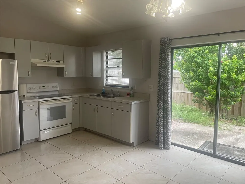 1349 PIERCE STREET Clearwater, FL 33756
