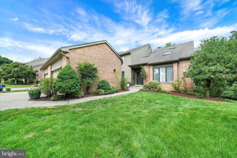 7 STABLER CIRCLE