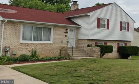 212 DAUNTLY STREET