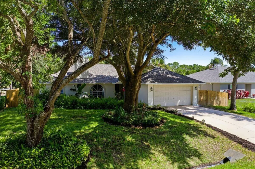 725 WENTWORTH STREET Sebastian, FL 32958