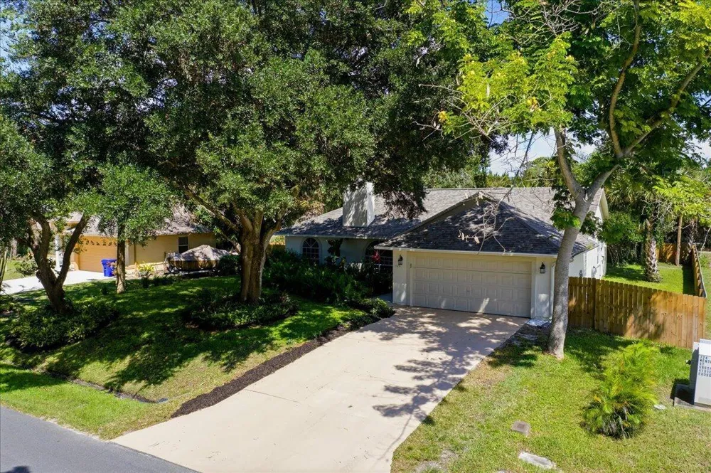725 WENTWORTH STREET Sebastian, FL 32958