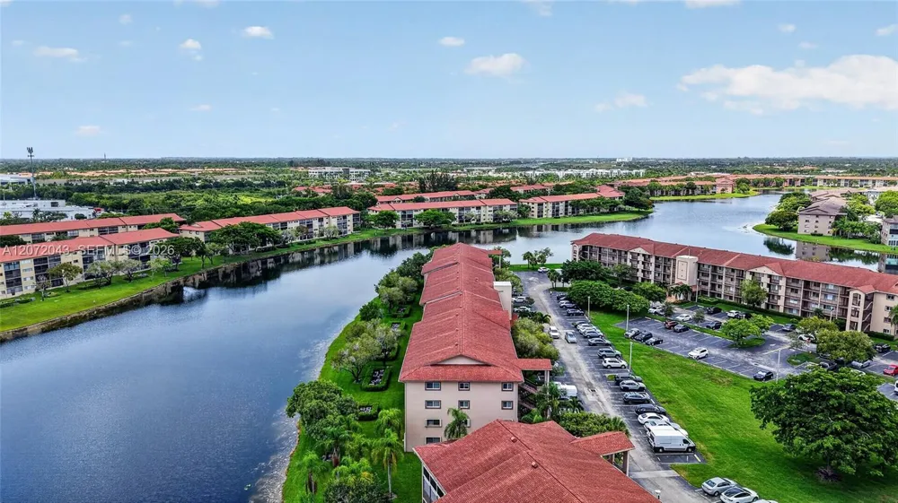 13800 SW 14th St #114C Pembroke Pines, FL 33027