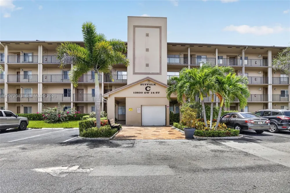 13800 SW 14th St #114C Pembroke Pines, FL 33027