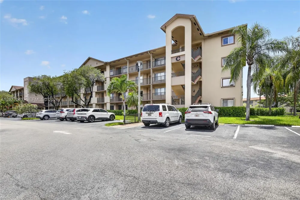 13800 SW 14th St #114C Pembroke Pines, FL 33027