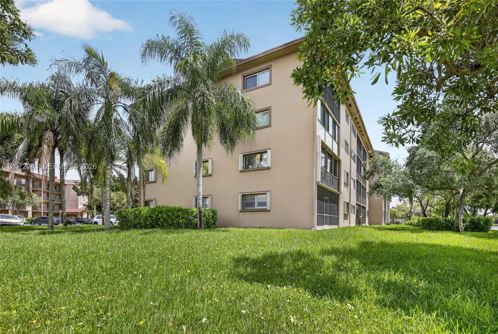 13800 SW 14th St #114C Pembroke Pines, FL 33027