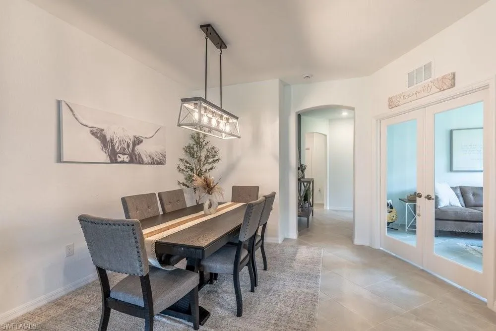 2645 Vine Avenue Naples, FL 34120