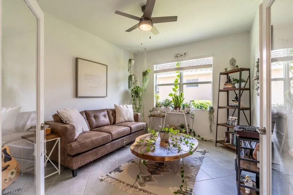 2645 Vine Avenue Naples, FL 34120