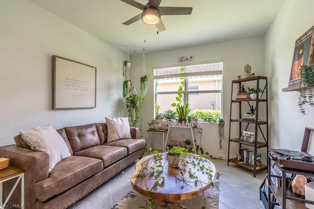 2645 Vine Avenue Naples, FL 34120