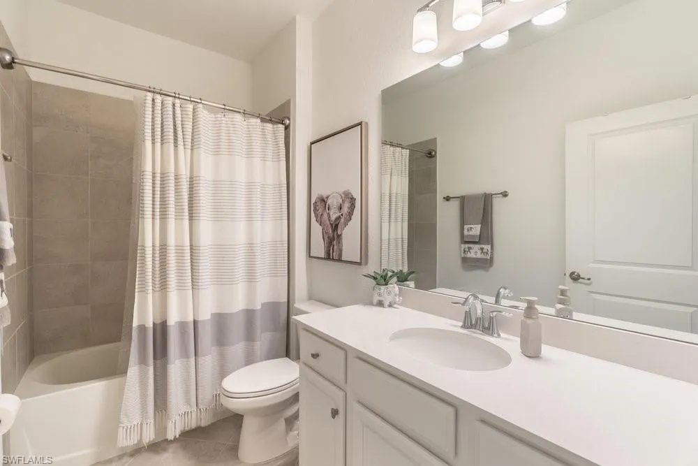 2645 Vine Avenue Naples, FL 34120