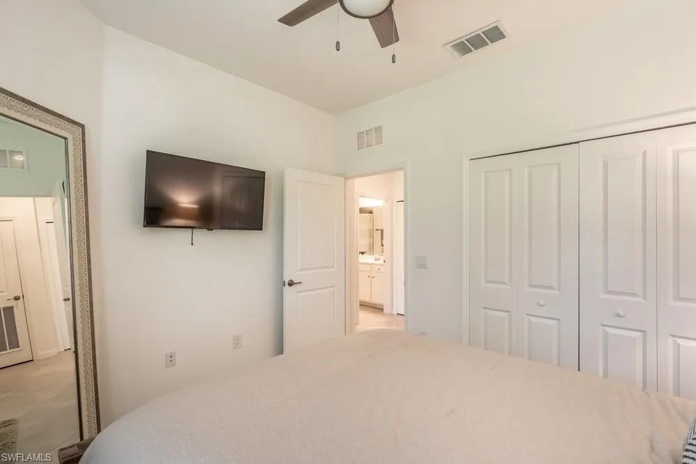 2645 Vine Avenue Naples, FL 34120