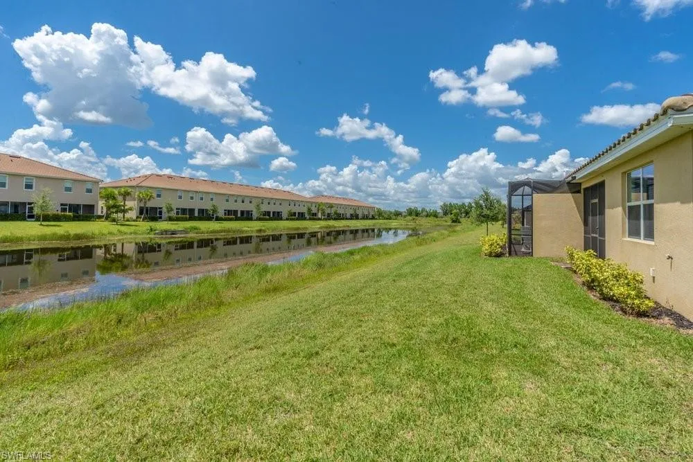 2645 Vine Avenue Naples, FL 34120