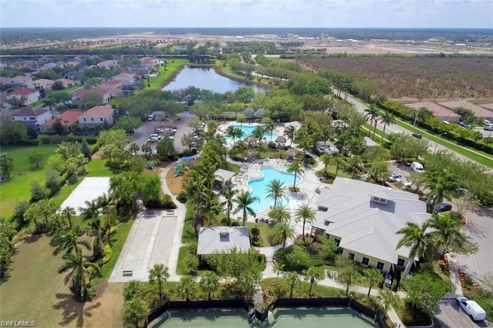2645 Vine Avenue Naples, FL 34120