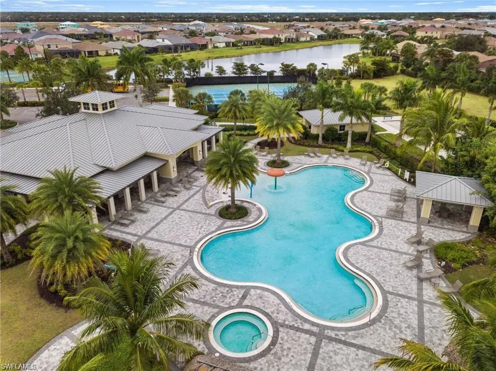 2645 Vine Avenue Naples, FL 34120