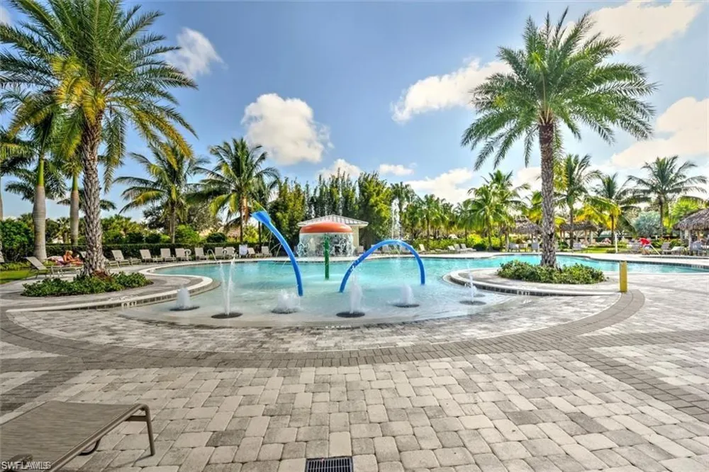 2645 Vine Avenue Naples, FL 34120