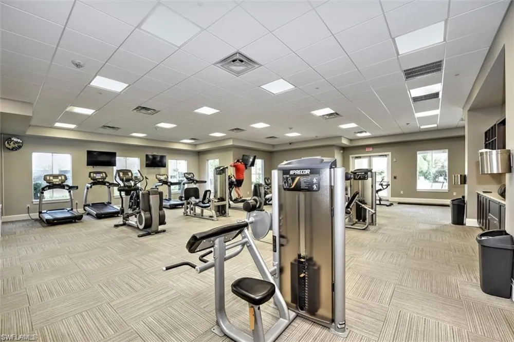 2645 Vine Avenue Naples, FL 34120