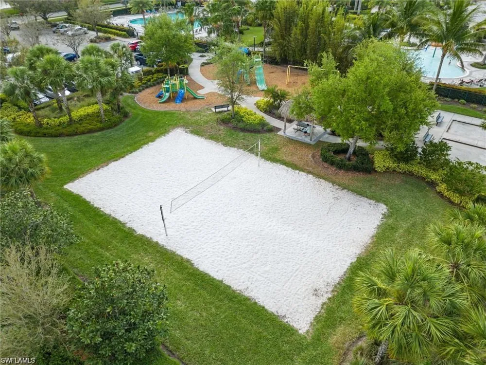 2645 Vine Avenue Naples, FL 34120