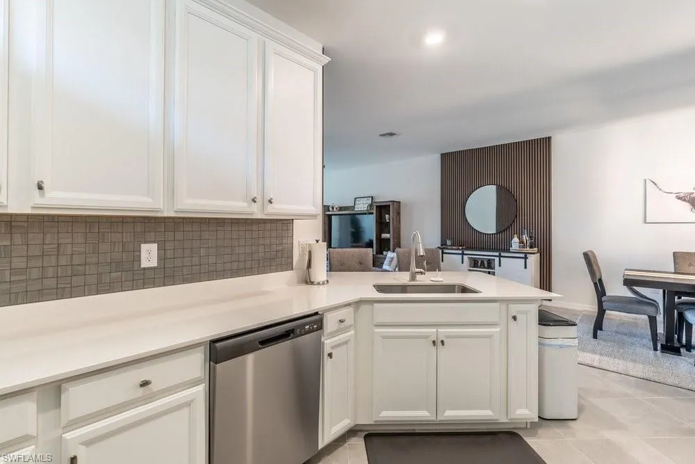 2645 Vine Avenue Naples, FL 34120