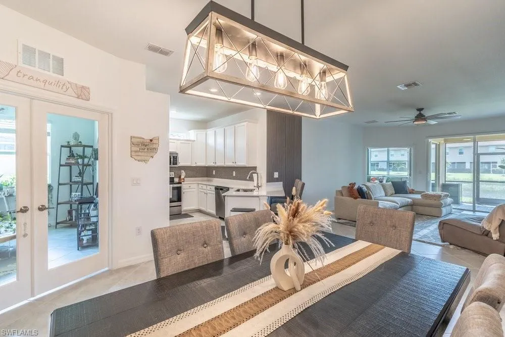 2645 Vine Avenue Naples, FL 34120