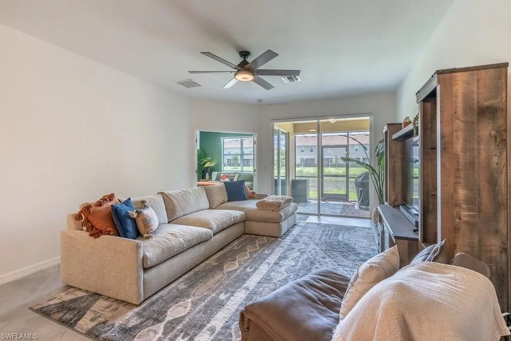 2645 Vine Avenue Naples, FL 34120