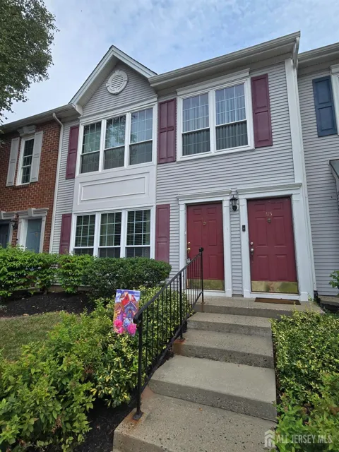 113 Gregory Lane
