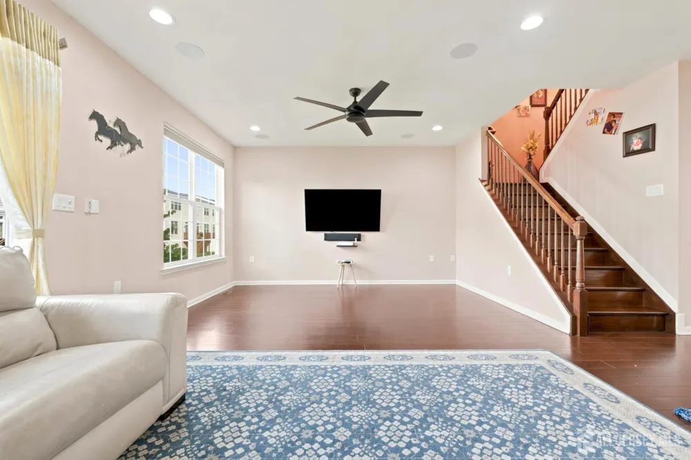 23 Morris Lane Cranbury, NJ 08512