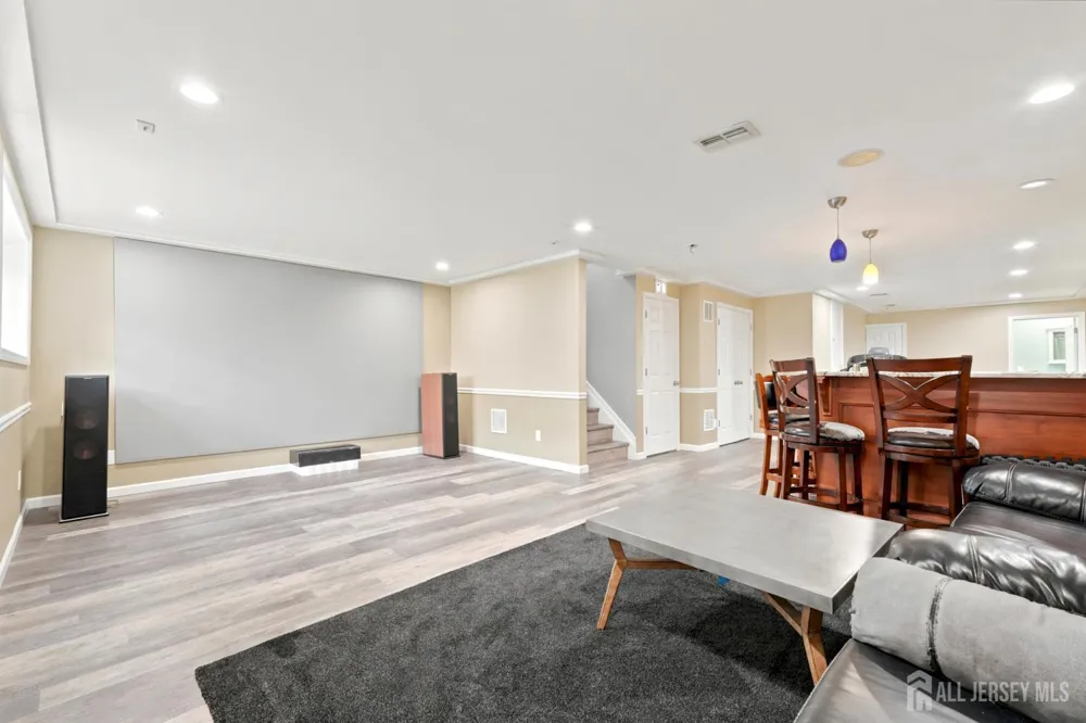 23 Morris Lane Cranbury, NJ 08512